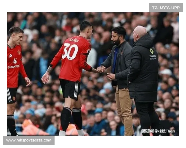 曼联2-2读秒绝平热刺，德里赫特救主舍什科伤退